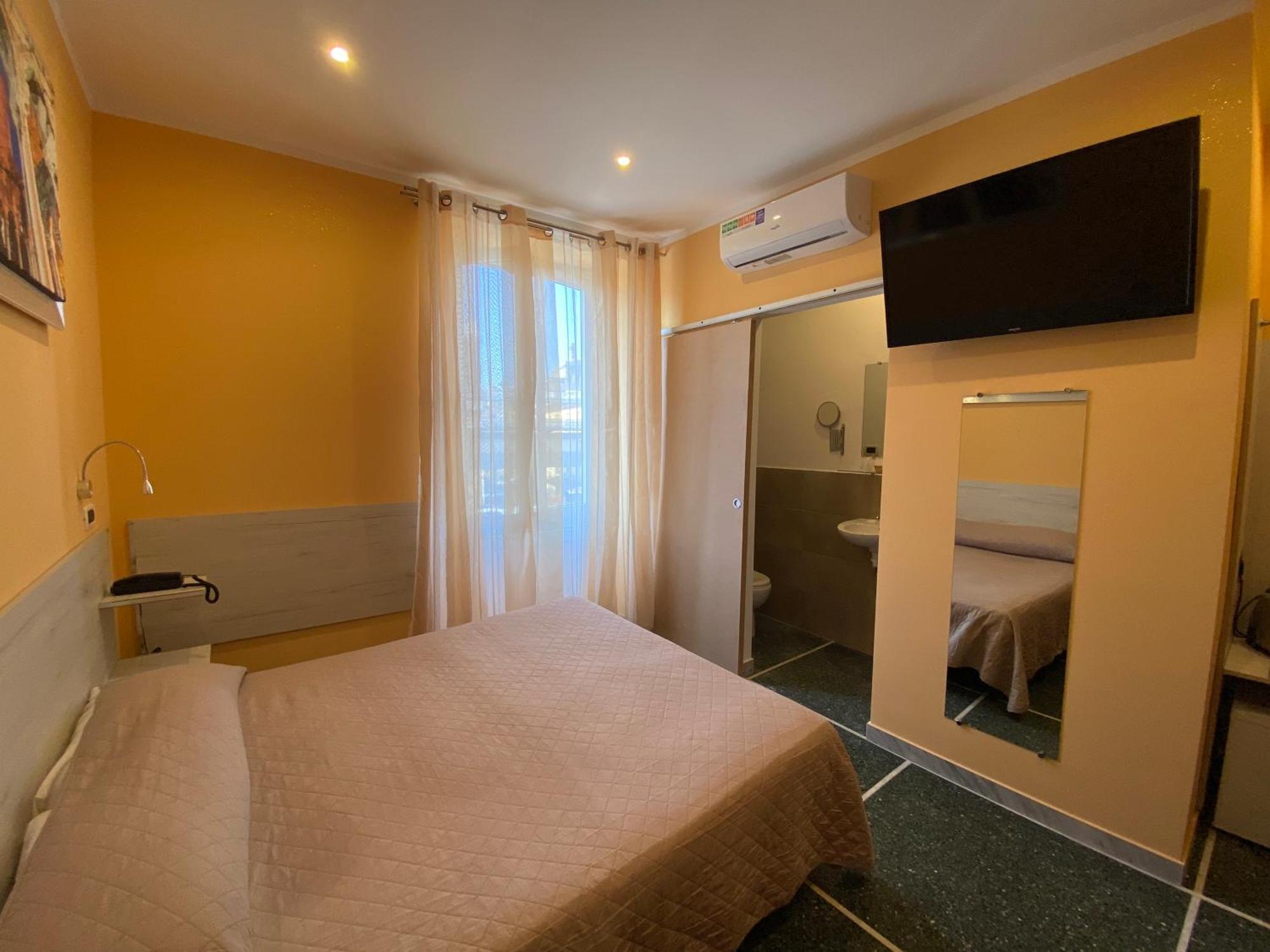 Albergo Parigi Janov Exteriér fotografie