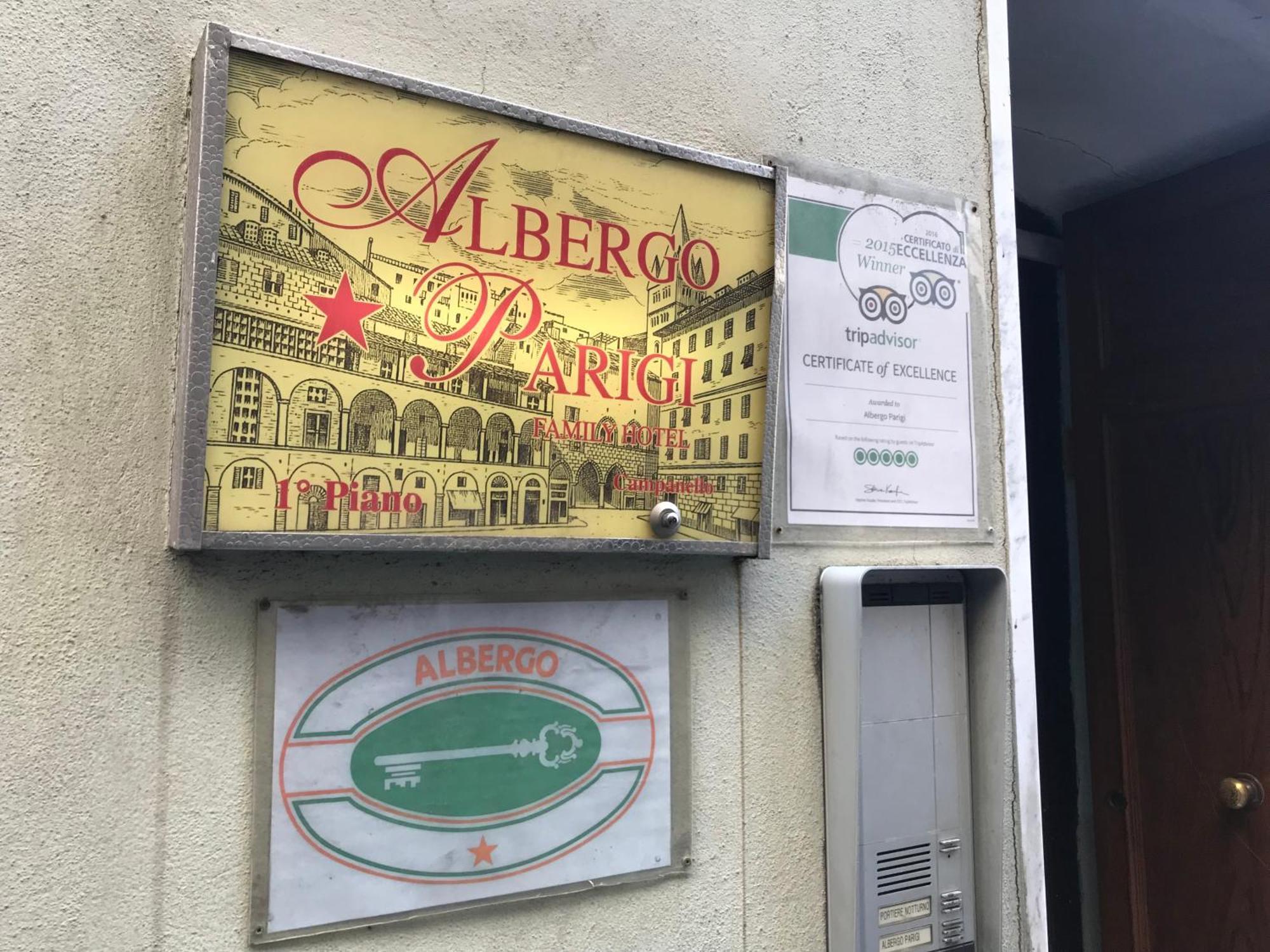 Albergo Parigi Janov Exteriér fotografie